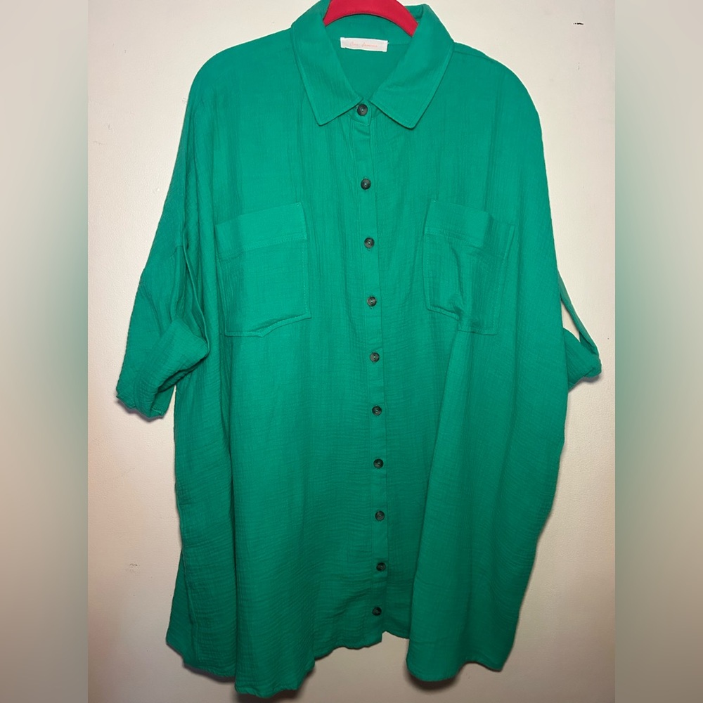 Cest Femme Green Button-Up Shirt
